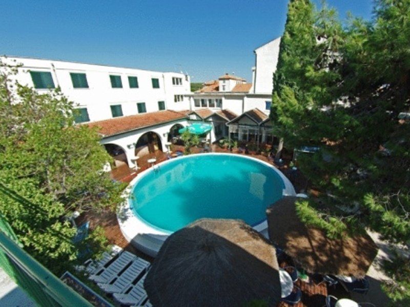 Hotel Borovnik 4*