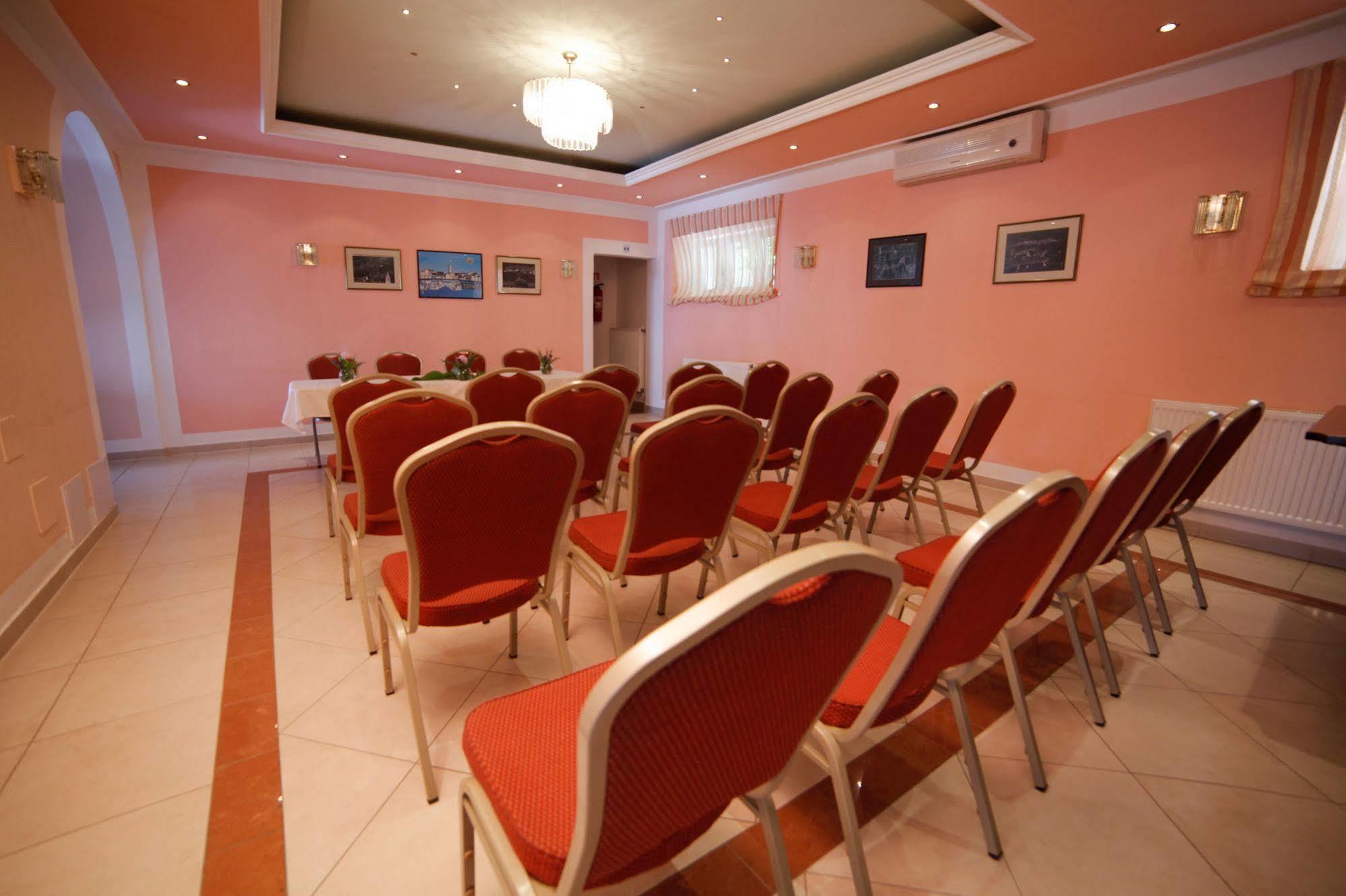 Borovnik Hotel Tisno