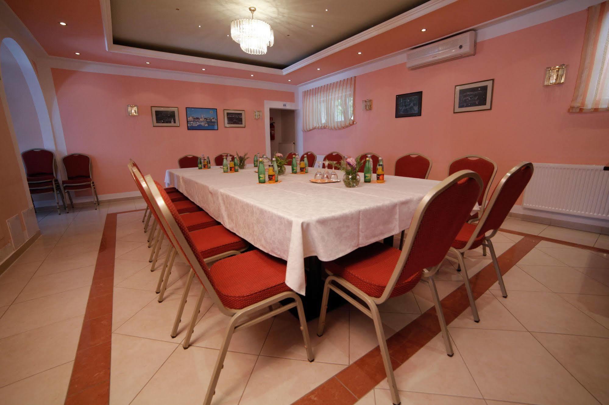 Borovnik 4* Tisno